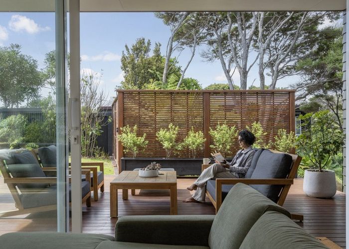  at 32 Te Ahuahu Road, New Lynn