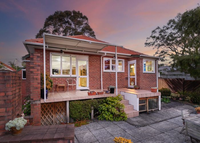  at 20 Kanuka Street, Point Chevalier, Auckland