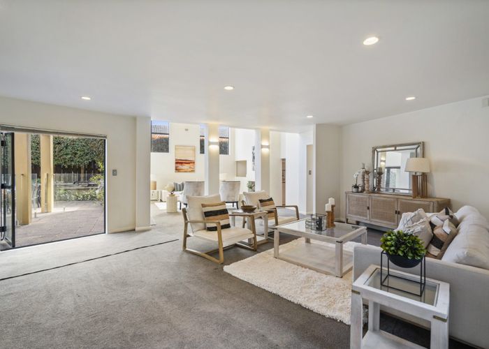  at 33 Grand Drive, Remuera, Auckland