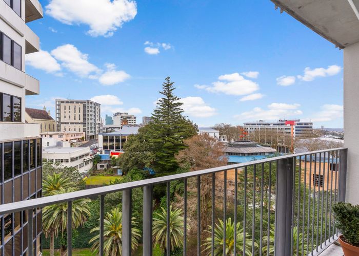  at 8B/18 Scotia Place, City Centre, Auckland City, Auckland