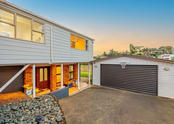  at 79 Stapleford Crescent, Browns Bay, North Shore City, Auckland