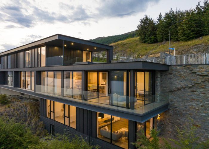  at 1 Highlands Close, Queenstown, Queenstown
