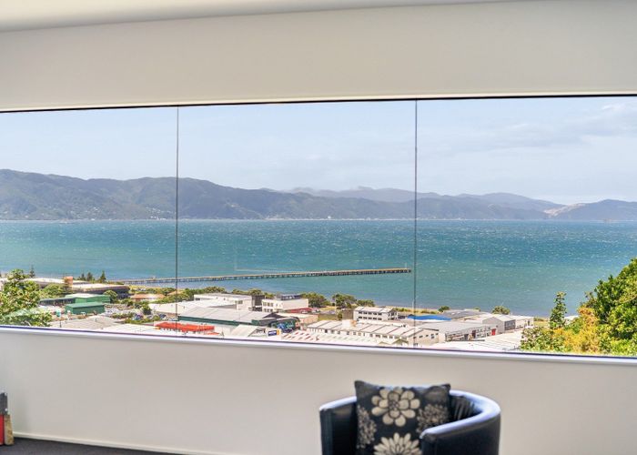  at 18 Korokoro Road, Korokoro, Lower Hutt, Wellington