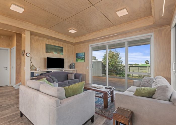  at 1 Roore Street, Foxton Beach, Horowhenua, Manawatu / Whanganui