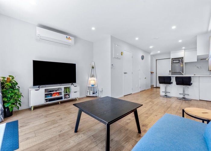  at 5/36 Kaipatiki Road, Glenfield, North Shore City, Auckland