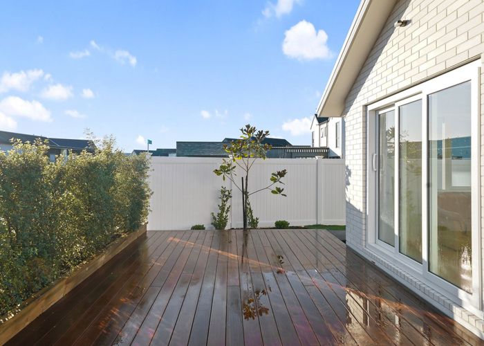  at 7 Eminence Drive, Northwood, Christchurch
