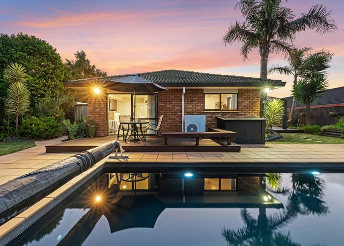  at 18 Perotti Place, Conifer Grove, Takanini