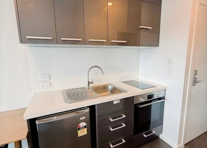  at 706B/8 Lakewood Court, City Centre, Manukau City, Auckland