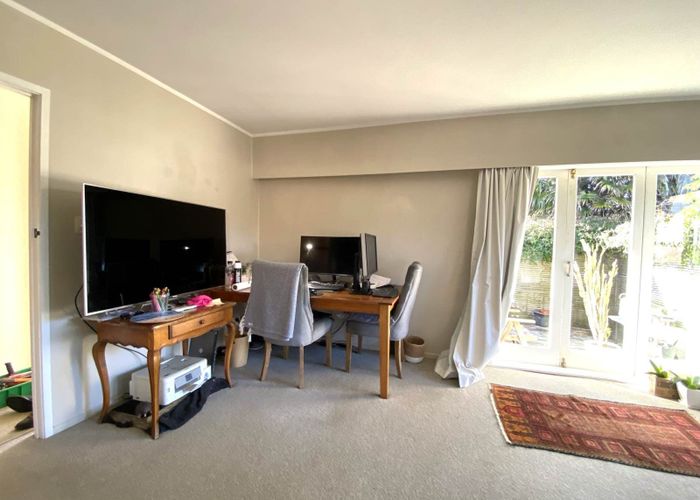  at 2/8A Belmont Terrace, Milford, North Shore City, Auckland
