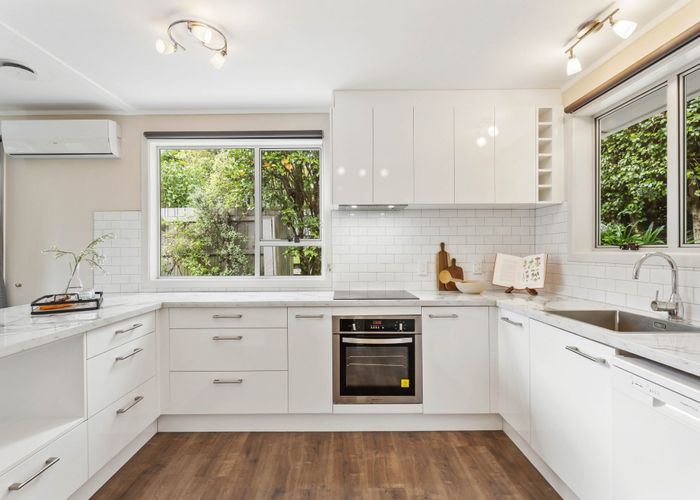  at 10 Kawaka Street, Titirangi, Waitakere City, Auckland