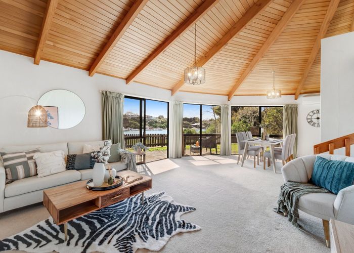 at 2/10 Dayspring Way, Pakuranga, Manukau City, Auckland