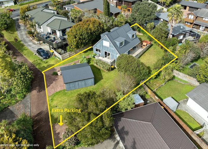  at 19D Avonleigh Road, Green Bay, Waitakere City, Auckland