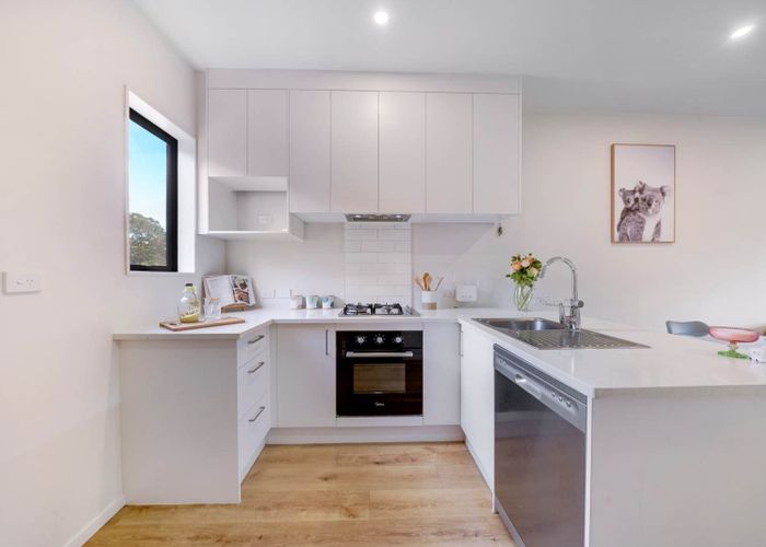 at 2 Creekside Way, Flat Bush, Manukau City, Auckland