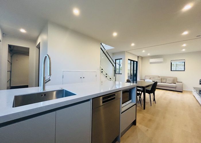  at 112B Eversleigh Road, Belmont, Auckland