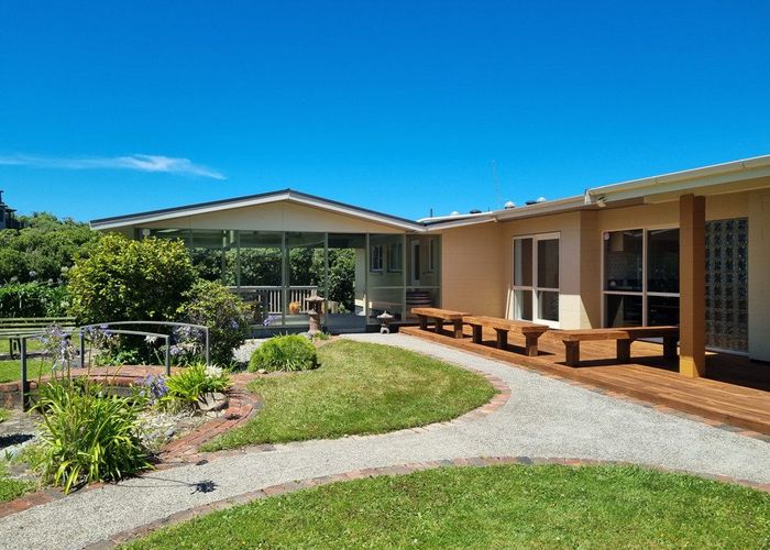  at 4 Pine Tree Lane, Korokoro, Lower Hutt, Wellington