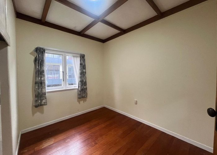  at 2/425 Great North Road, Henderson, Waitakere City, Auckland