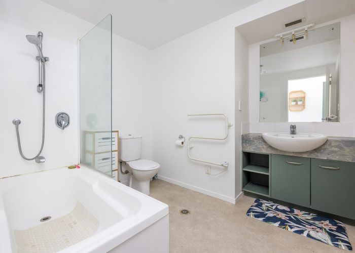  at 26/68 Mountain Road, Mount Wellington, Auckland