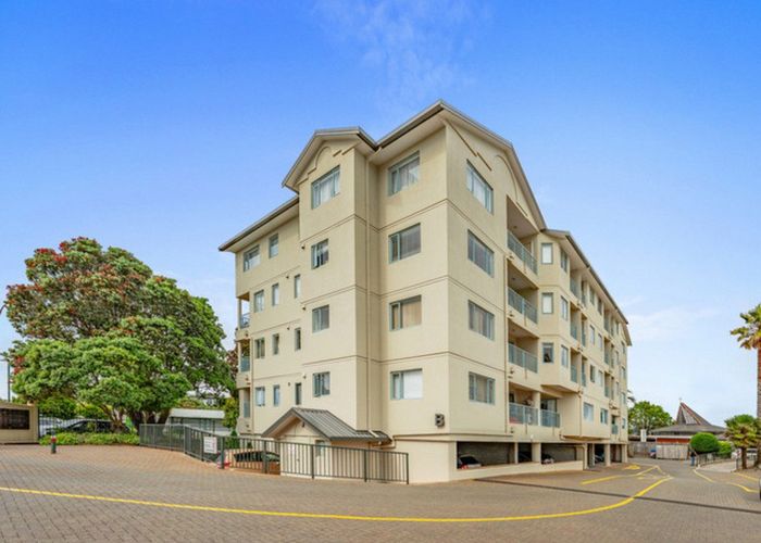  at 27/3C Harrison Road, Mount Wellington, Auckland City, Auckland