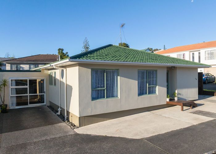  at 1/51 Sungrove Rise, Sunnyvale, Waitakere City, Auckland