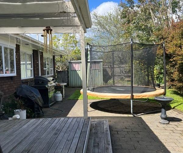  at 22 Golfland Drive, Golflands, Auckland