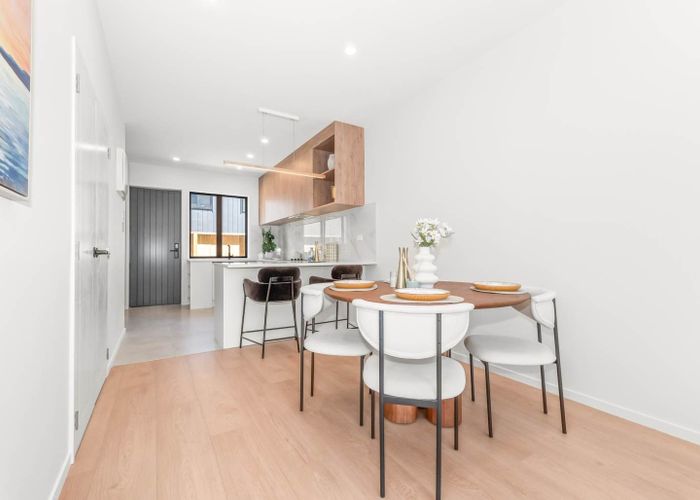  at 5/15  Normandy Road, Henderson, Waitakere City, Auckland