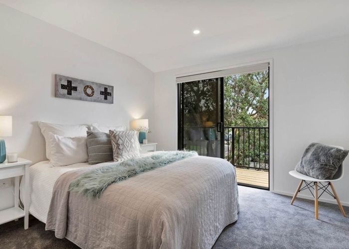  at Te Atatu South, Waitakere City, Auckland