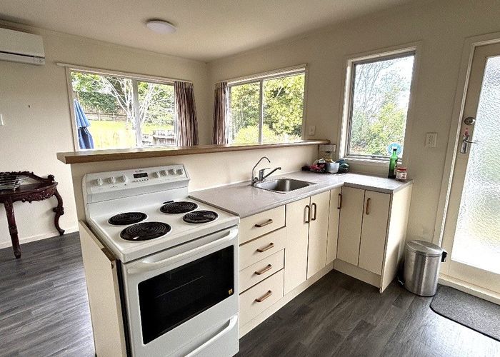  at 2/20 Morton ave, Forrest Hill, North Shore City, Auckland