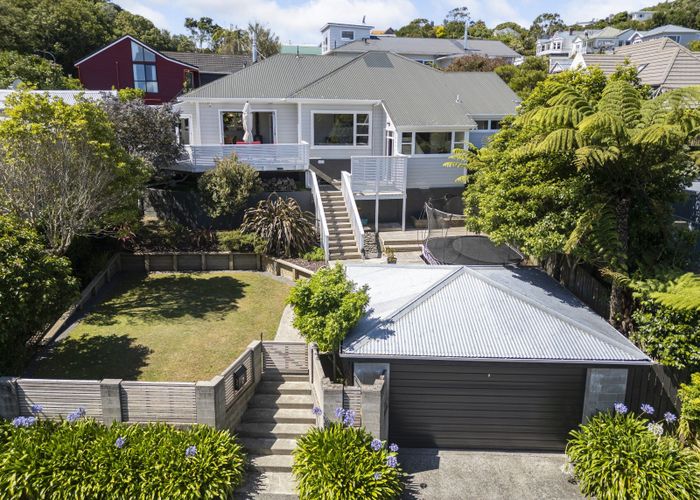  at 2 Poona Street, Khandallah, Wellington