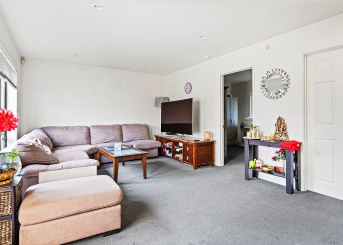  at 2/52 Taharoto Road, Takapuna, Auckland