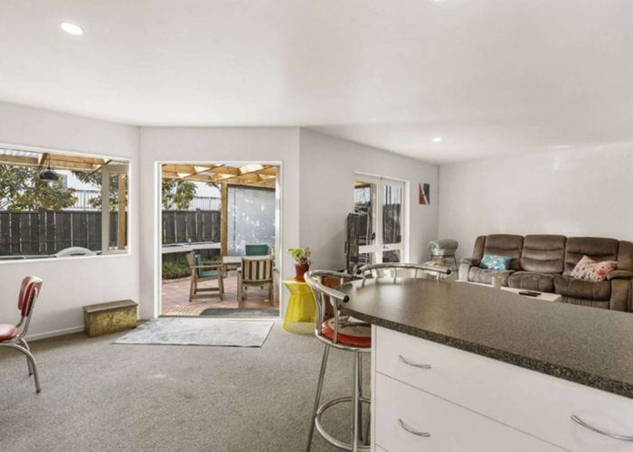  at 2/51 Fields Parade, Oteha, North Shore City, Auckland