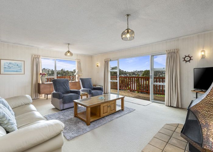  at 3 Robin Lane, Browns Bay, Auckland