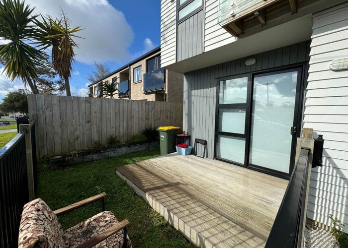  at 2/4 Bittern Place, Henderson, Waitakere City, Auckland