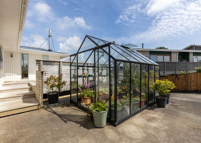  at 17 Longview Drive, Merrilands, New Plymouth