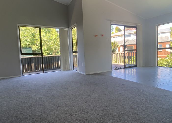  at 43 Deverell Place, Northcross, Auckland