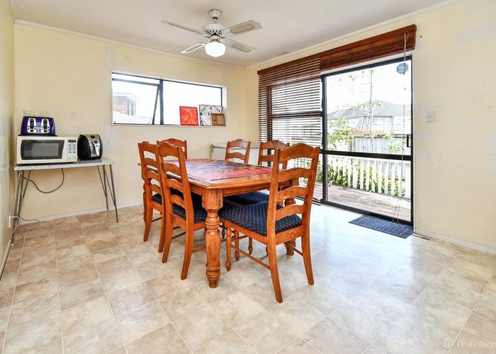  at 35 Calluna Crescent, Totara Heights, Manukau City, Auckland