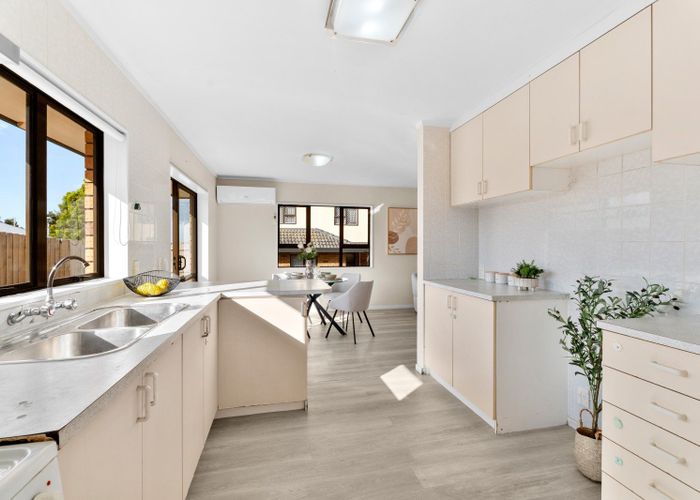  at 2/284 Richardson Road, Mount Roskill, Auckland City, Auckland