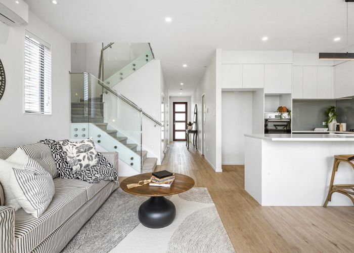  at 49A Meadowood Drive, Unsworth Heights, Auckland