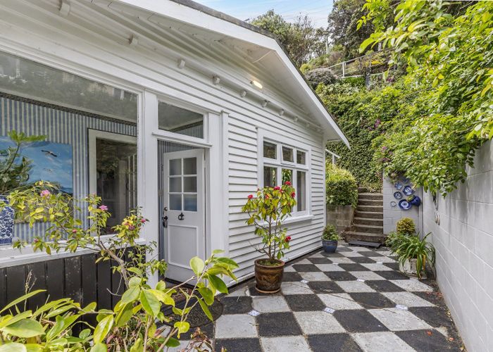  at 28 Beacon Hill Road, Strathmore Park, Wellington