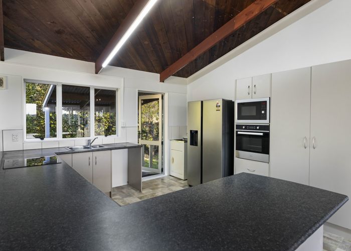  at 10 Lilburn Crescent, Massey, Waitakere City, Auckland