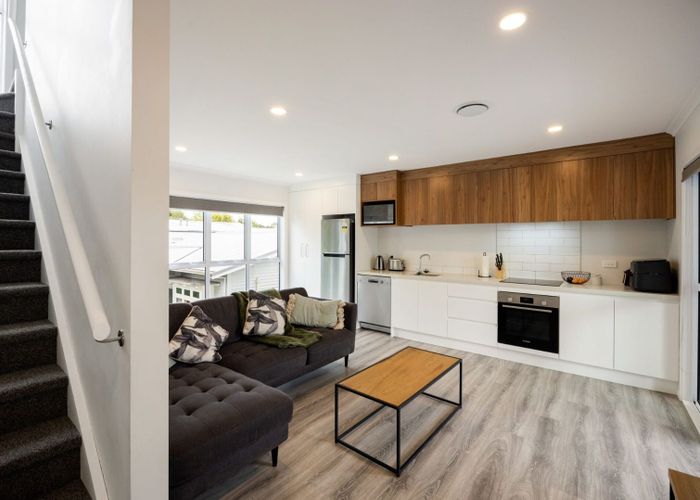  at 2/4 Palmerston Street, Hamilton Central, Hamilton