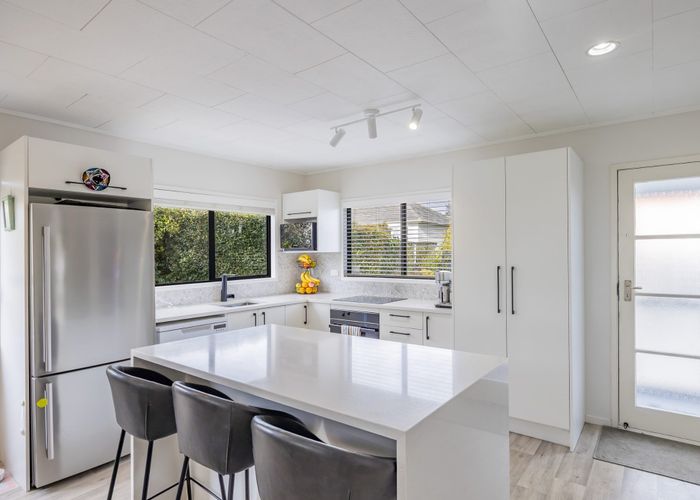  at 2/25 Commissariat Road, Mount Wellington, Auckland City, Auckland