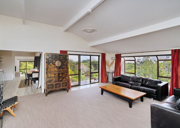  at 2 Cannon Hill Crescent, Mount Pleasant, Christchurch
