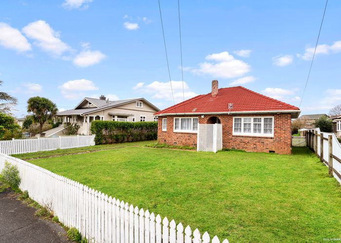  at 397 Point Chevalier Road, Point Chevalier, Auckland City, Auckland