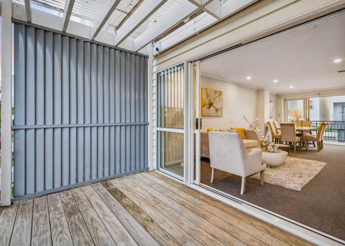  at 10 Panakenake Way, Flat Bush, Manukau City, Auckland