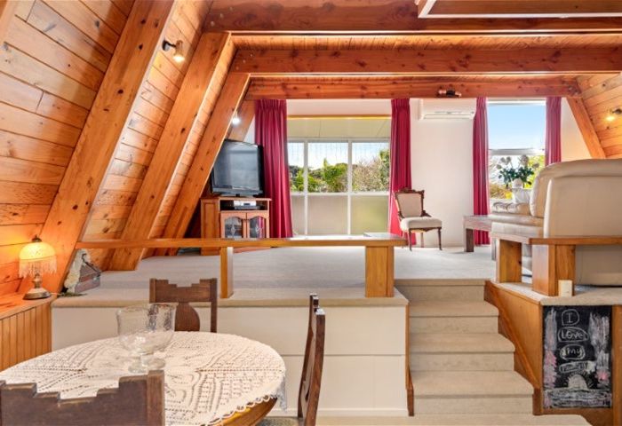  at 34 Ferry Parade, Herald Island, Auckland