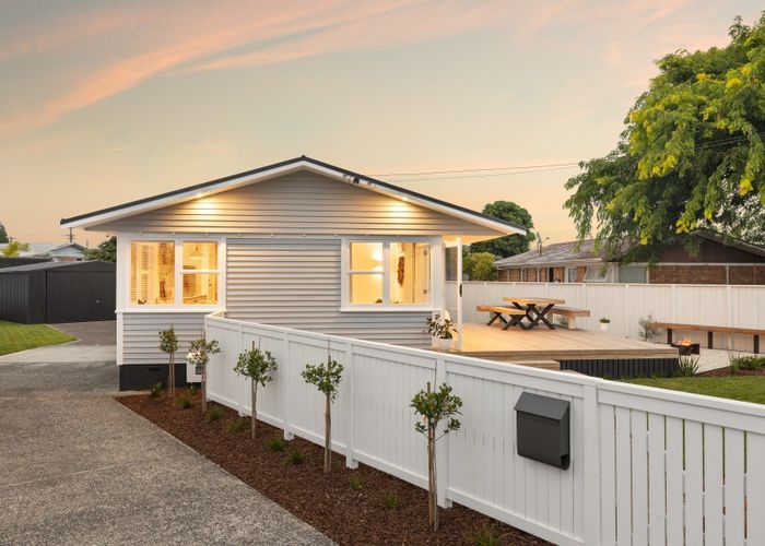  at 9 English Street, Saint Andrews, Hamilton, Waikato