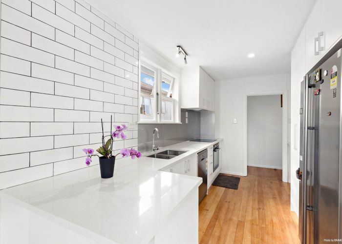  at 31 Smallfield Avenue, Mount Roskill, Auckland