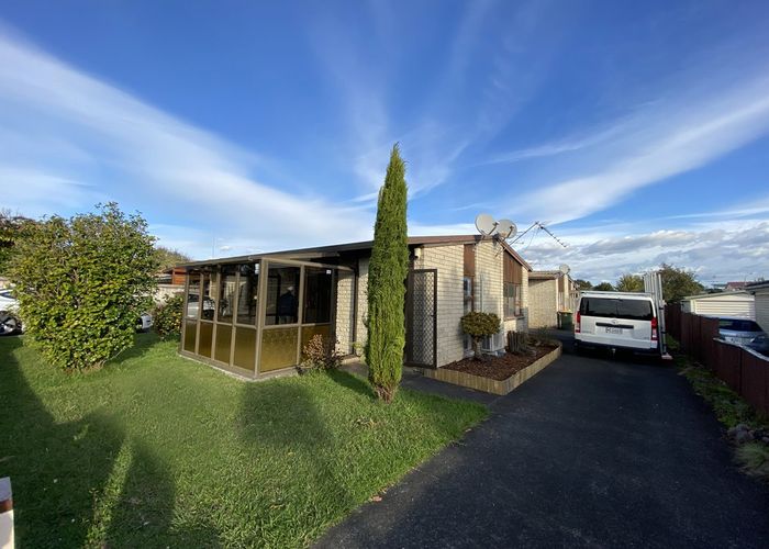  at 1/73 Butley Drive, Farm Cove, Manukau City, Auckland