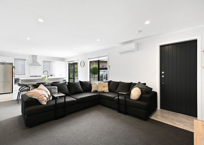  at 62 Sylvester Crescent, Flagstaff, Hamilton
