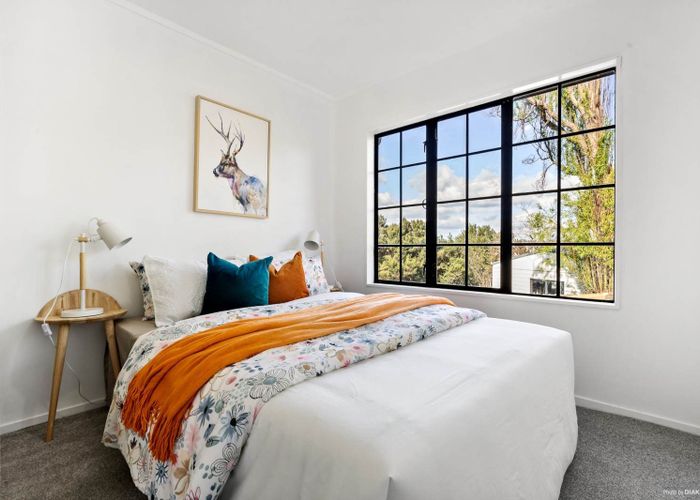  at 39 Gosford Drive, Botany Downs, Auckland